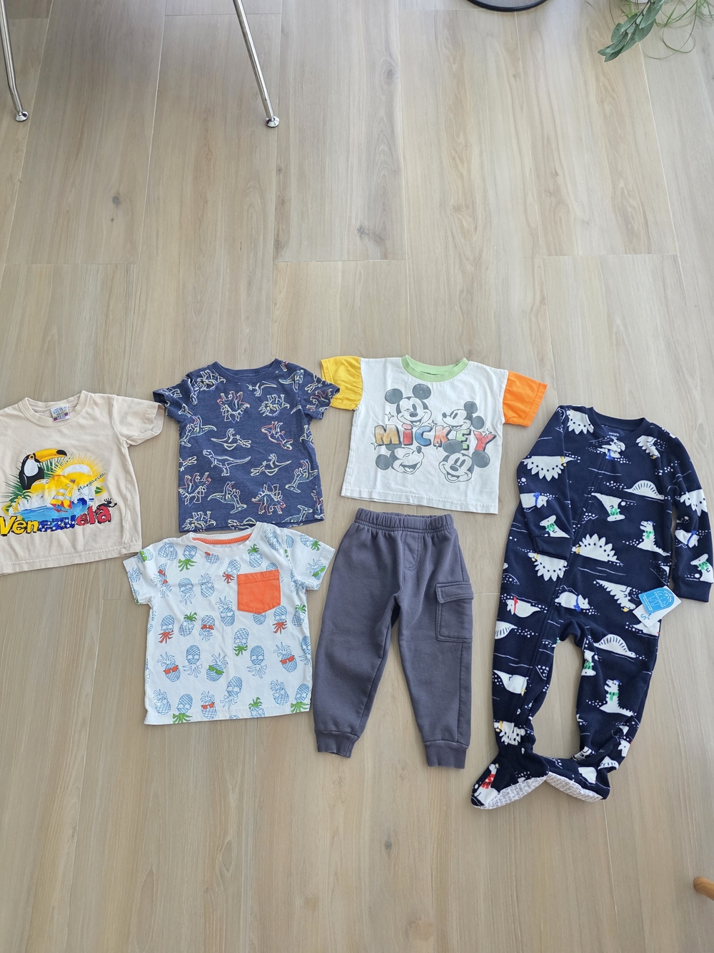 6 Piece Toddler Boy Clothing Lot 2T | Disney Mickey, Carter's, Cat & Jack & More